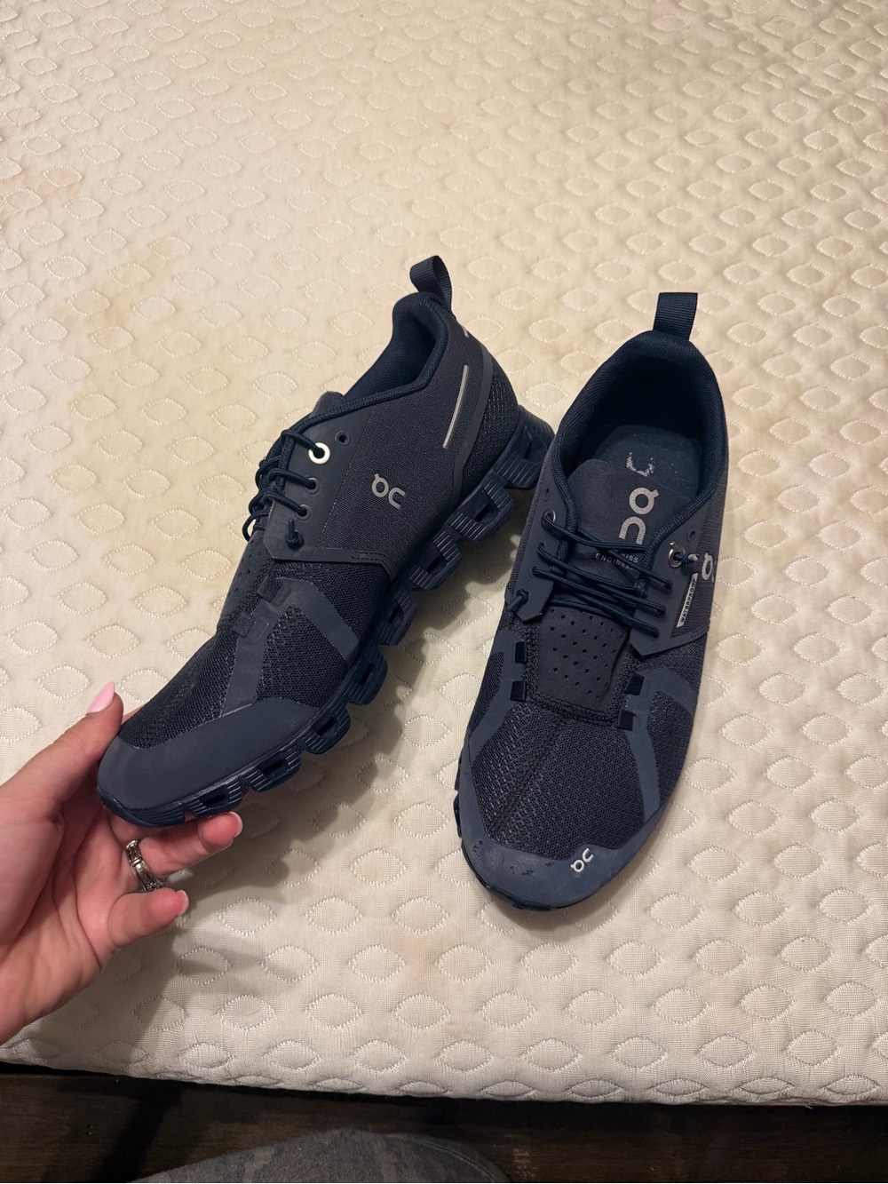 On Running Women's Athletic Shoes in Dark Navy/Black